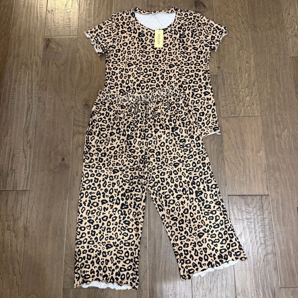 Ekouaer Other - EKOUAE Leopard Print Pajama Set NWT Women Size M Top Wide Leg‎ Pants Loungewear